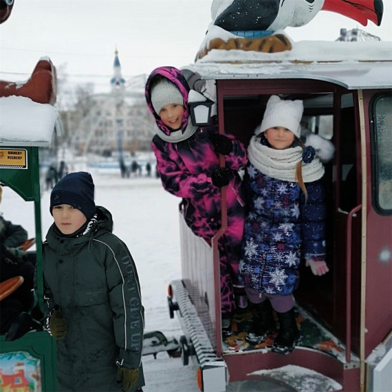 НОВОГОДНИЙ НАРЯД ДЛЯ ЁЛОЧКИ.